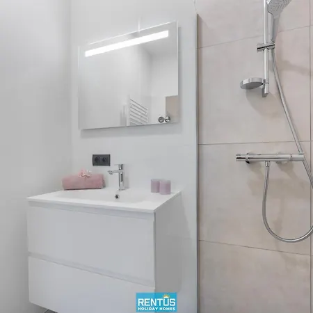 Rashelle - With Stunning Views Of The North Sea Ostend