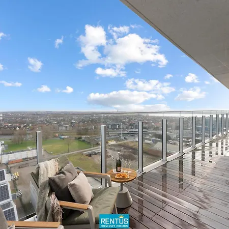 Rashelle - With Stunning Views Of The North Sea Oostende